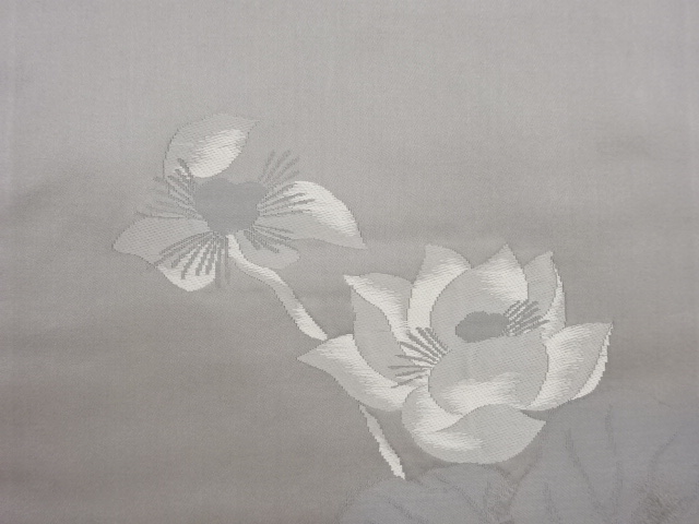  花葉模様織出し開き名古屋帯（額縁仕立て）